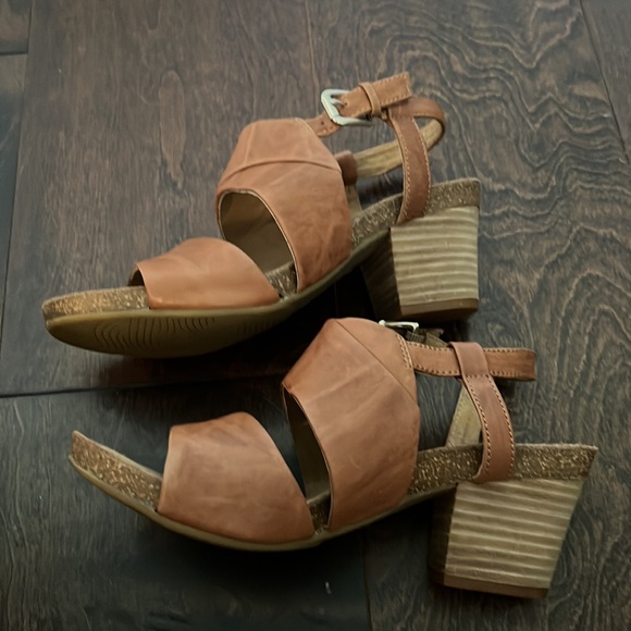 Sofft | Shoes | Soft Sofft Melina Leather Brown Heels 8 | Poshmark
